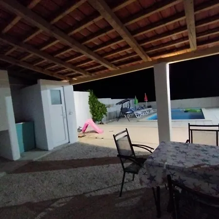 House With Swimming Pool Labud Seoska kuća *